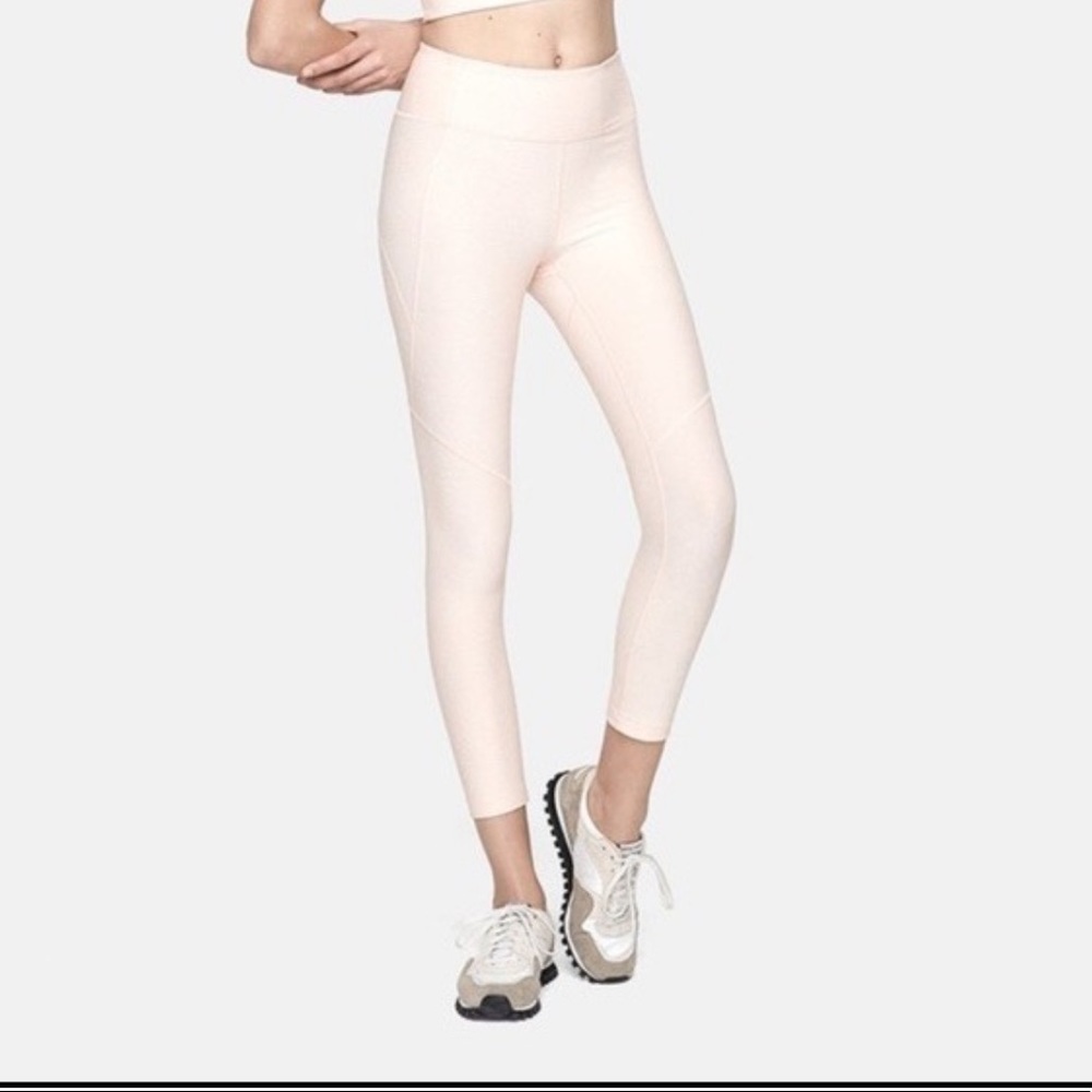 3/4 length OV Warmup Leggings in Rose Quartz. M